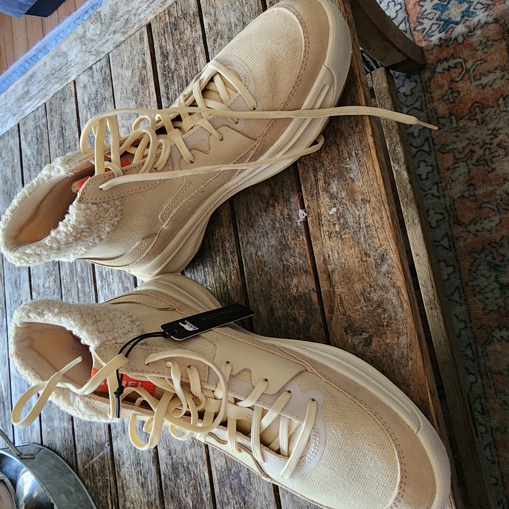 Women's Sorel Cream Sneakers/Boots